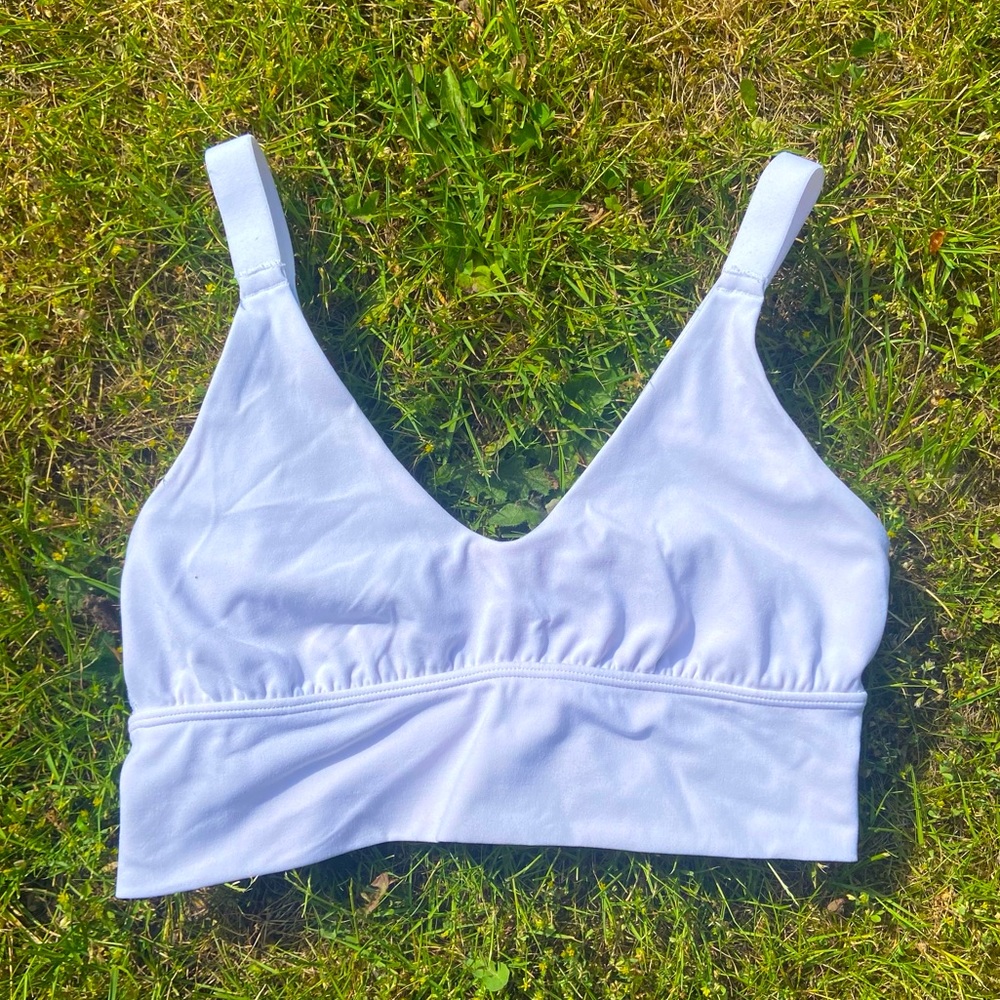 AERIE WHITE SPORTS BRA